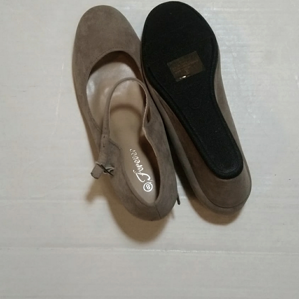 Ladies Taupe Shoes Size 8